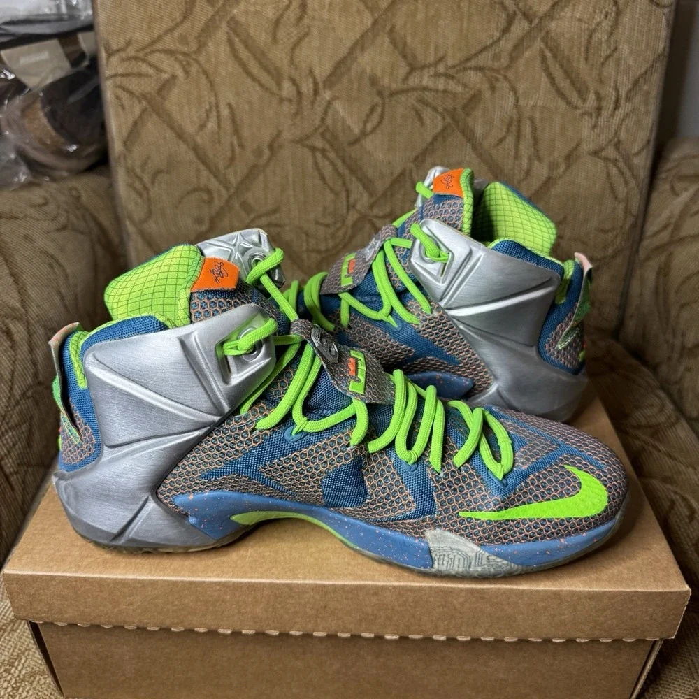 2014 Nike LeBron 12 Trillion Dollar Man‎ Size 10 Used Basketball Sneakers